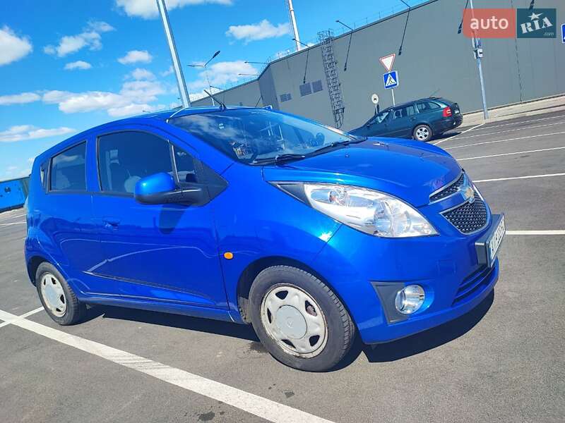 Хэтчбек Chevrolet Spark 2011 в Боярке