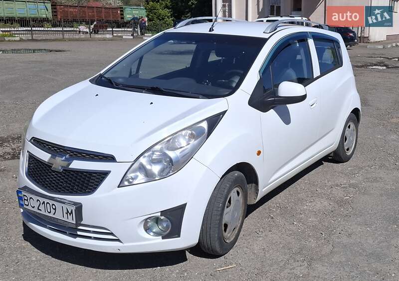 Хэтчбек Chevrolet Spark 2010 в Сколе