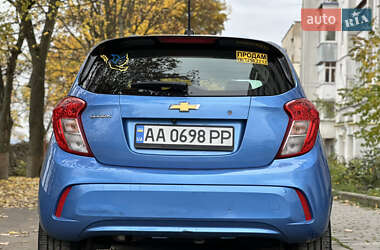 Хэтчбек Chevrolet Spark 2016 в 
