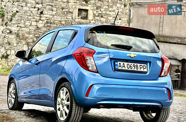 Хэтчбек Chevrolet Spark 2016 в 