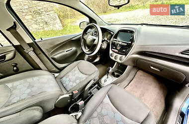 Хэтчбек Chevrolet Spark 2016 в 