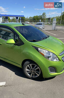 Хэтчбек Chevrolet Spark 2014 в 