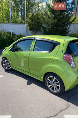 Хэтчбек Chevrolet Spark 2014 в 