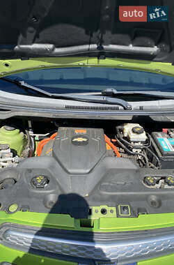 Хэтчбек Chevrolet Spark 2014 в 