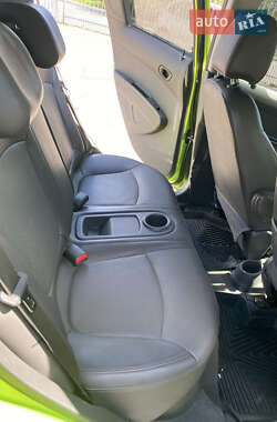 Хэтчбек Chevrolet Spark 2014 в 