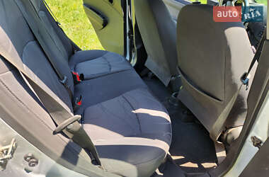 Хэтчбек Chevrolet Spark 2012 в 