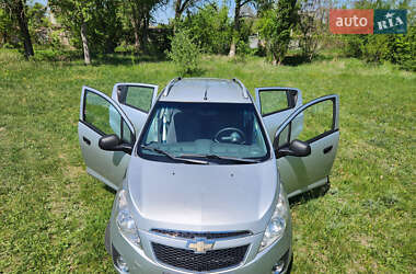 Хэтчбек Chevrolet Spark 2012 в 