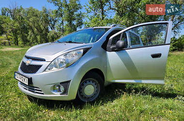 Хэтчбек Chevrolet Spark 2012 в 