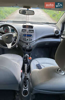 Хетчбек Chevrolet Spark 2011 в 