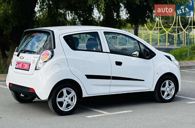 Хетчбек Chevrolet Spark 2012 в 