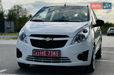 Хетчбек Chevrolet Spark 2012 в 