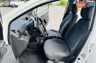 Хетчбек Chevrolet Spark 2012 в 