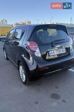 Хэтчбек Chevrolet Spark 2016 в 