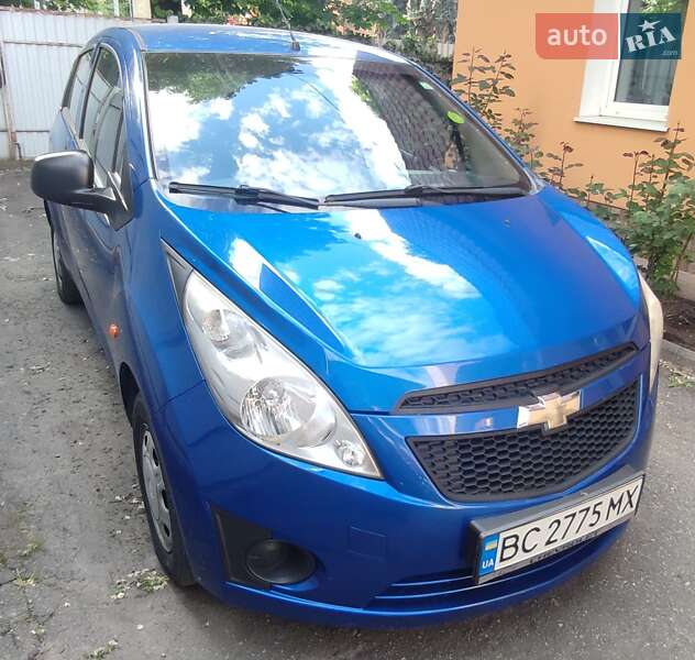 Хэтчбек Chevrolet Spark 2010 в Хмельницком