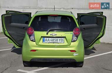 Хетчбек Chevrolet Spark 2015 в 