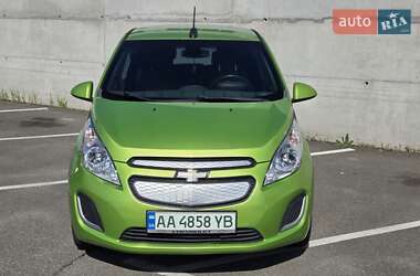 Хетчбек Chevrolet Spark 2015 в 