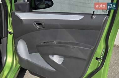 Хетчбек Chevrolet Spark 2015 в 