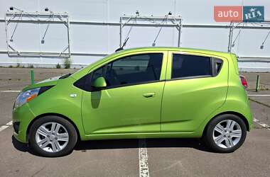 Хэтчбек Chevrolet Spark 2015 в 
