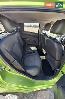 Хэтчбек Chevrolet Spark 2015 в 