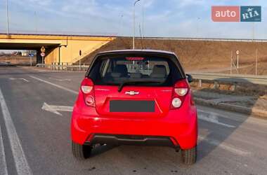 Хэтчбек Chevrolet Spark 2013 в 