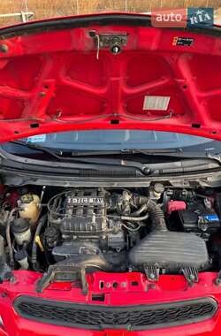 Хэтчбек Chevrolet Spark 2013 в 