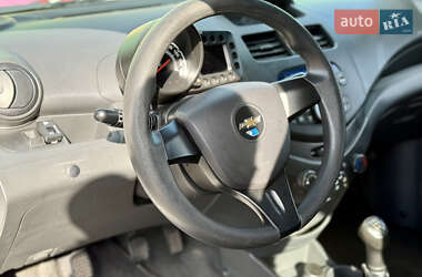 Хэтчбек Chevrolet Spark 2011 в 