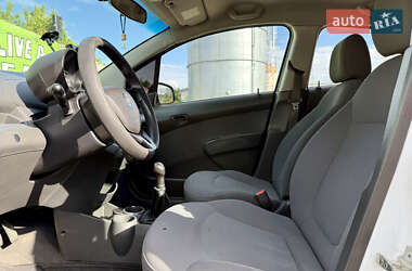Хэтчбек Chevrolet Spark 2011 в 