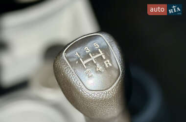 Хэтчбек Chevrolet Spark 2011 в 
