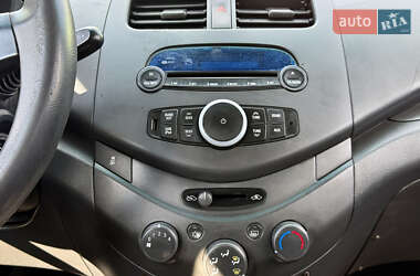 Хэтчбек Chevrolet Spark 2011 в 