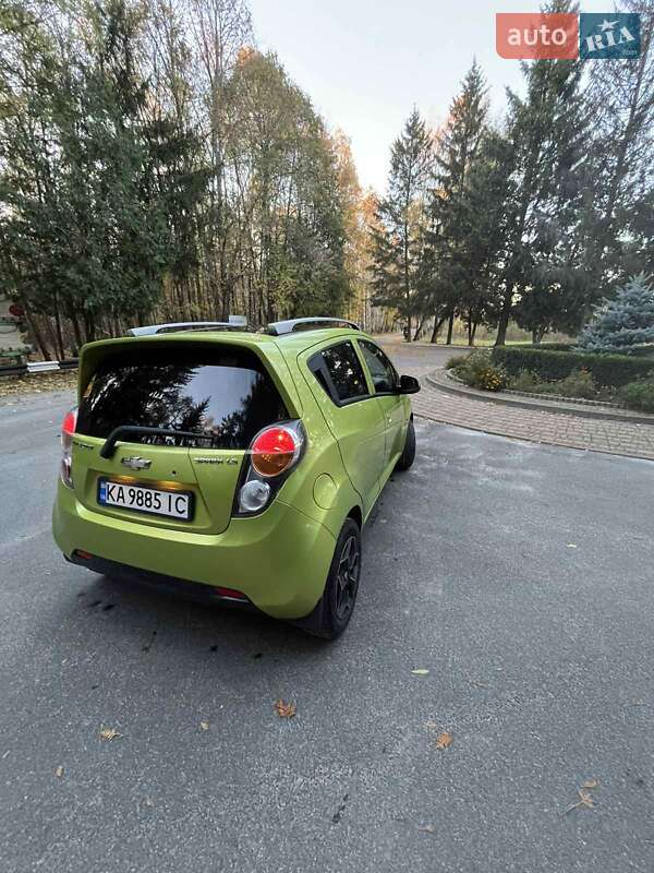Хэтчбек Chevrolet Spark 2011 в Березане