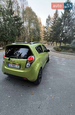 Хэтчбек Chevrolet Spark 2011 в 