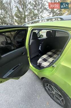 Хэтчбек Chevrolet Spark 2011 в 