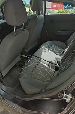 Хэтчбек Chevrolet Spark 2014 в 