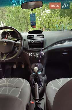 Хэтчбек Chevrolet Spark 2014 в 