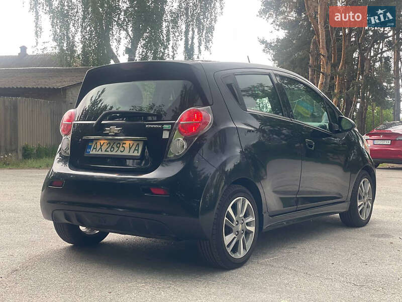 Хэтчбек Chevrolet Spark 2014 в Песочине