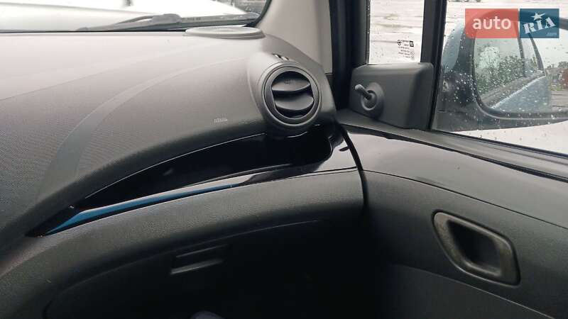 Хэтчбек Chevrolet Spark 2010 в Вишневом фото 9 Хэтчбек Chevrolet Spark 2010 в Вишневом