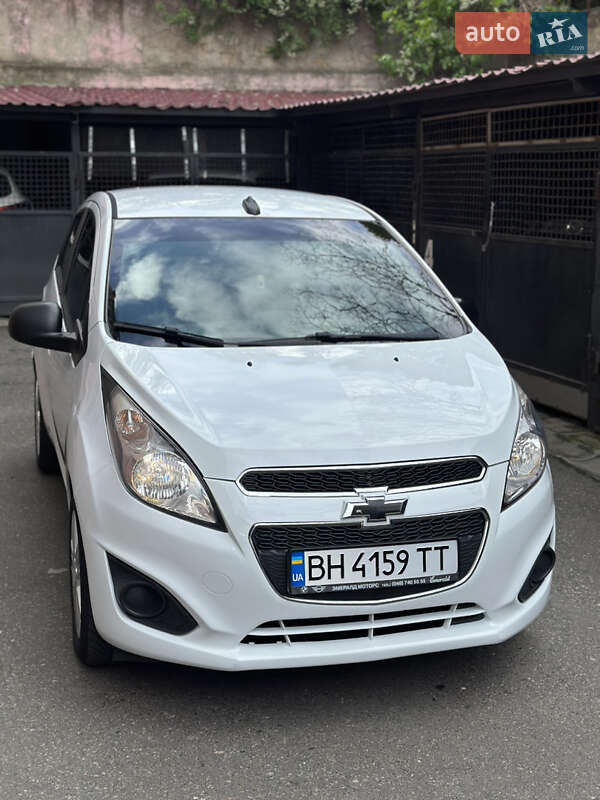 Хэтчбек Chevrolet Spark 2012 в Одессе