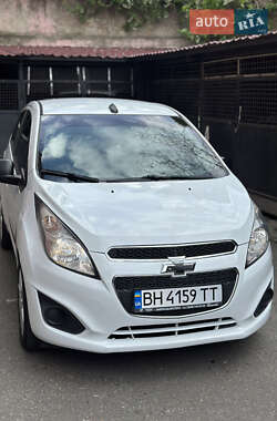 Хэтчбек Chevrolet Spark 2012 в 