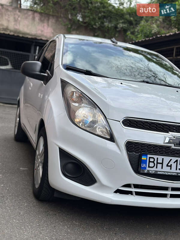 Хэтчбек Chevrolet Spark 2012 в Одессе