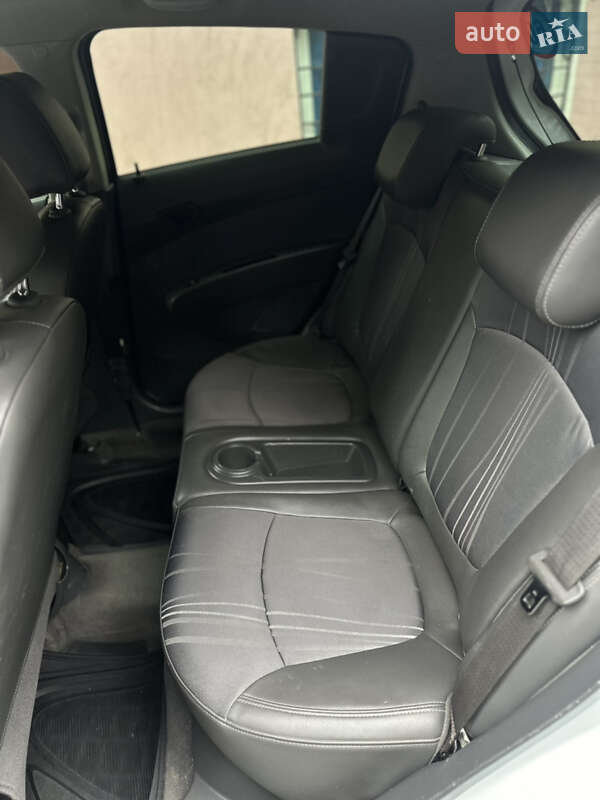 Хэтчбек Chevrolet Spark 2012 в Одессе