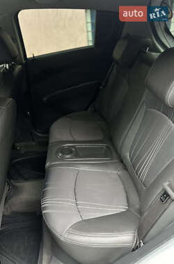Хэтчбек Chevrolet Spark 2012 в 