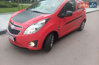 Хэтчбек Chevrolet Spark 2010 в 