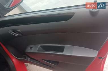 Хэтчбек Chevrolet Spark 2010 в 