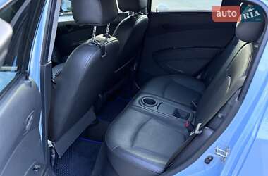 Хэтчбек Chevrolet Spark 2015 в 