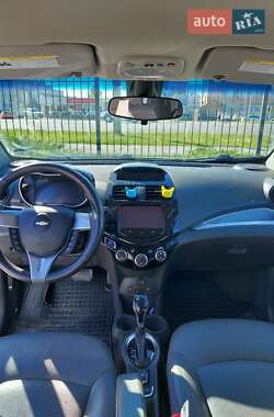 Хэтчбек Chevrolet Spark 2016 в 