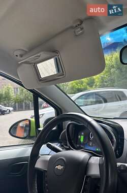 Хэтчбек Chevrolet Spark 2015 в 