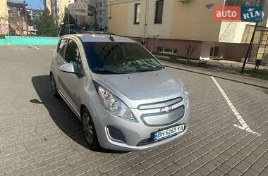 Хэтчбек Chevrolet Spark 2015 в 