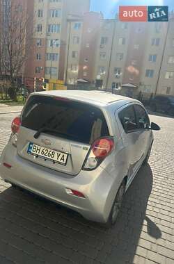 Хэтчбек Chevrolet Spark 2015 в 