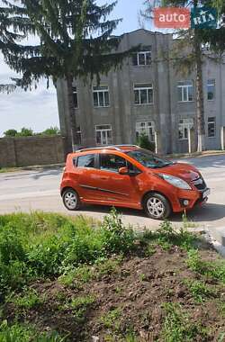 Хэтчбек Chevrolet Spark 2010 в 