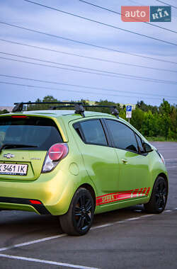 Хэтчбек Chevrolet Spark 2012 в 